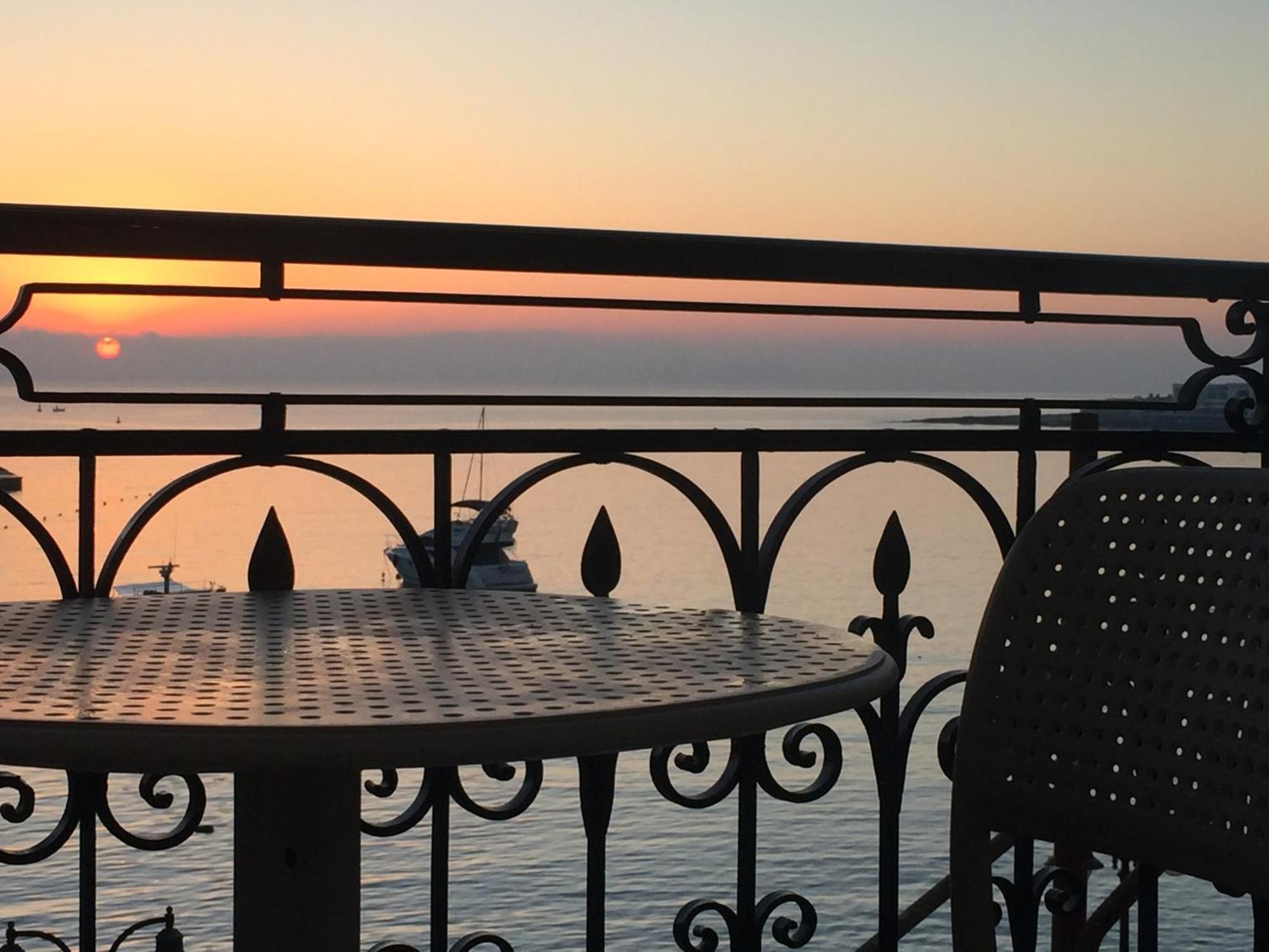 Maltese Balcony Apartment Saint Julian's Bagian luar foto