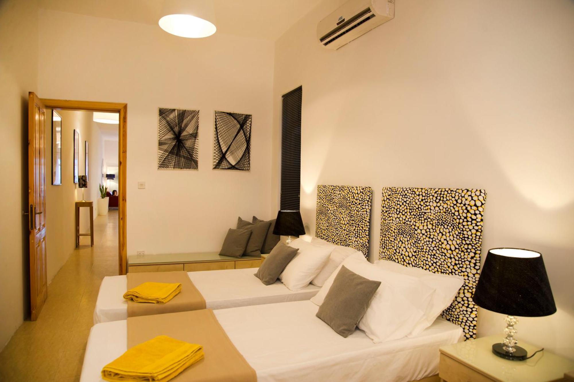 Maltese Balcony Apartment Saint Julian's Bagian luar foto